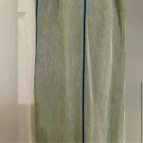 Elegant Gray Sleeveless Dress - Picture 5 of 5